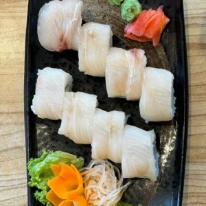 I15. Hamachi uramaki (8db)